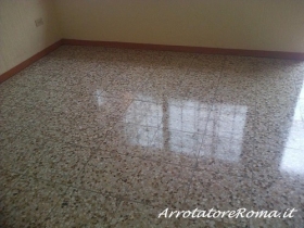 Levigatura pavimenti in marmittoni di graniglia e cemento Roma - Arrotatura Marmo Roma